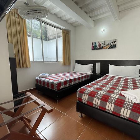 Hostal Lleras Calle 8 ميديلين المظهر الخارجي الصورة
