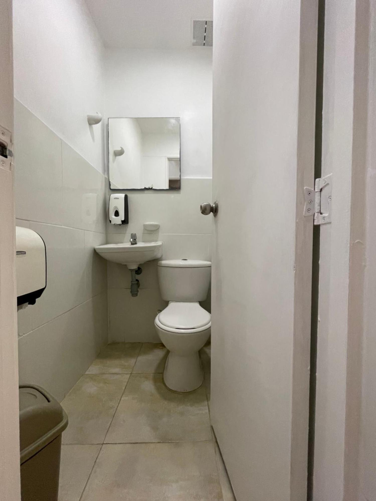 Hostal Lleras Calle 8 ميديلين المظهر الخارجي الصورة