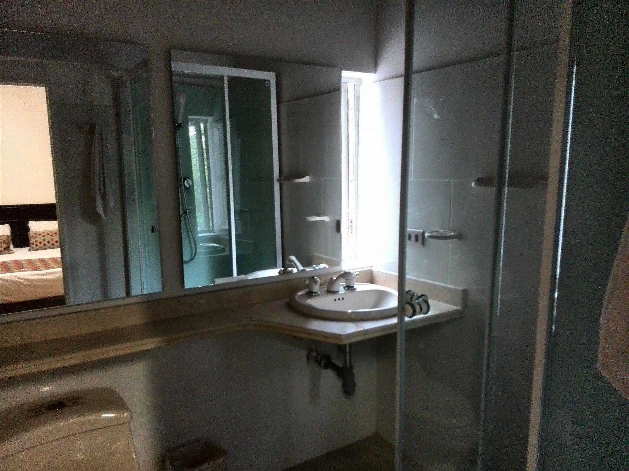 Hostal Lleras Calle 8 ميديلين المظهر الخارجي الصورة