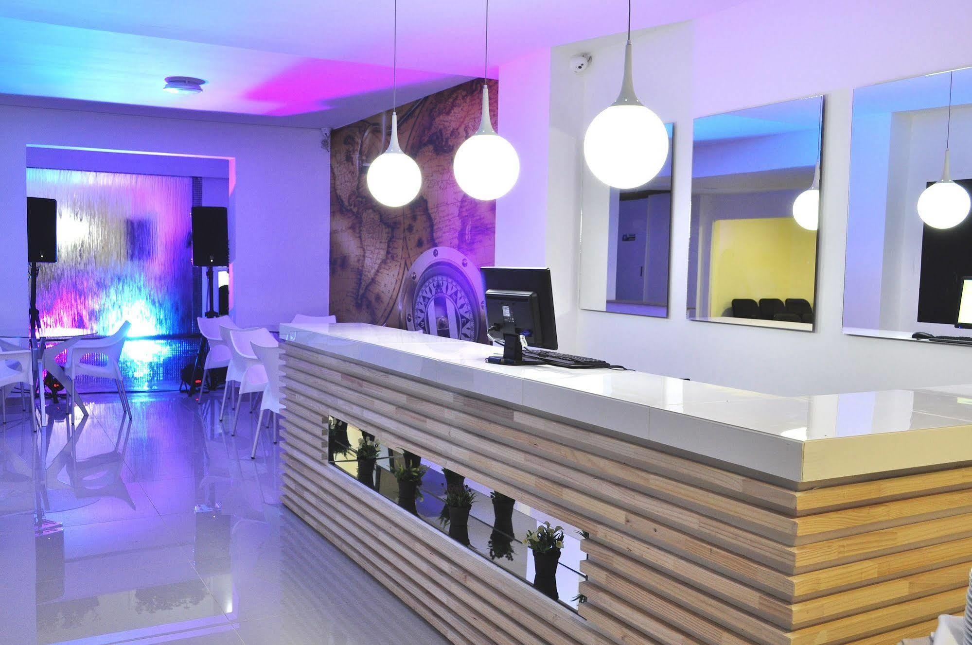 Hostal Lleras Calle 8 ميديلين المظهر الخارجي الصورة