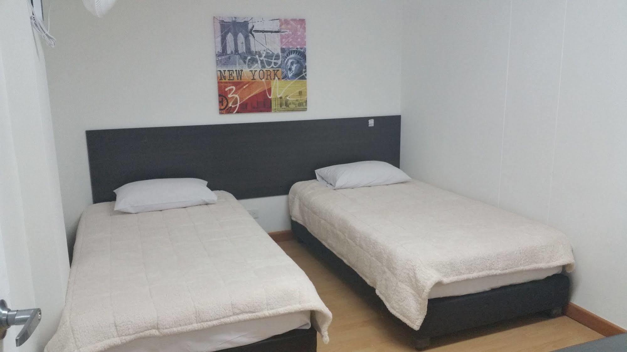 Hostal Lleras Calle 8 ميديلين المظهر الخارجي الصورة